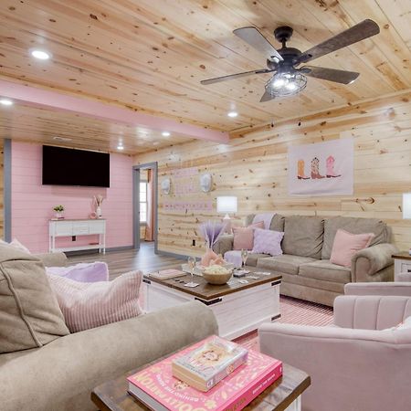 Pink Pines Avantstay Luxury Aesthetic Dream Home Indoor Pool Hot Tub Pigeon Forge Exterior photo