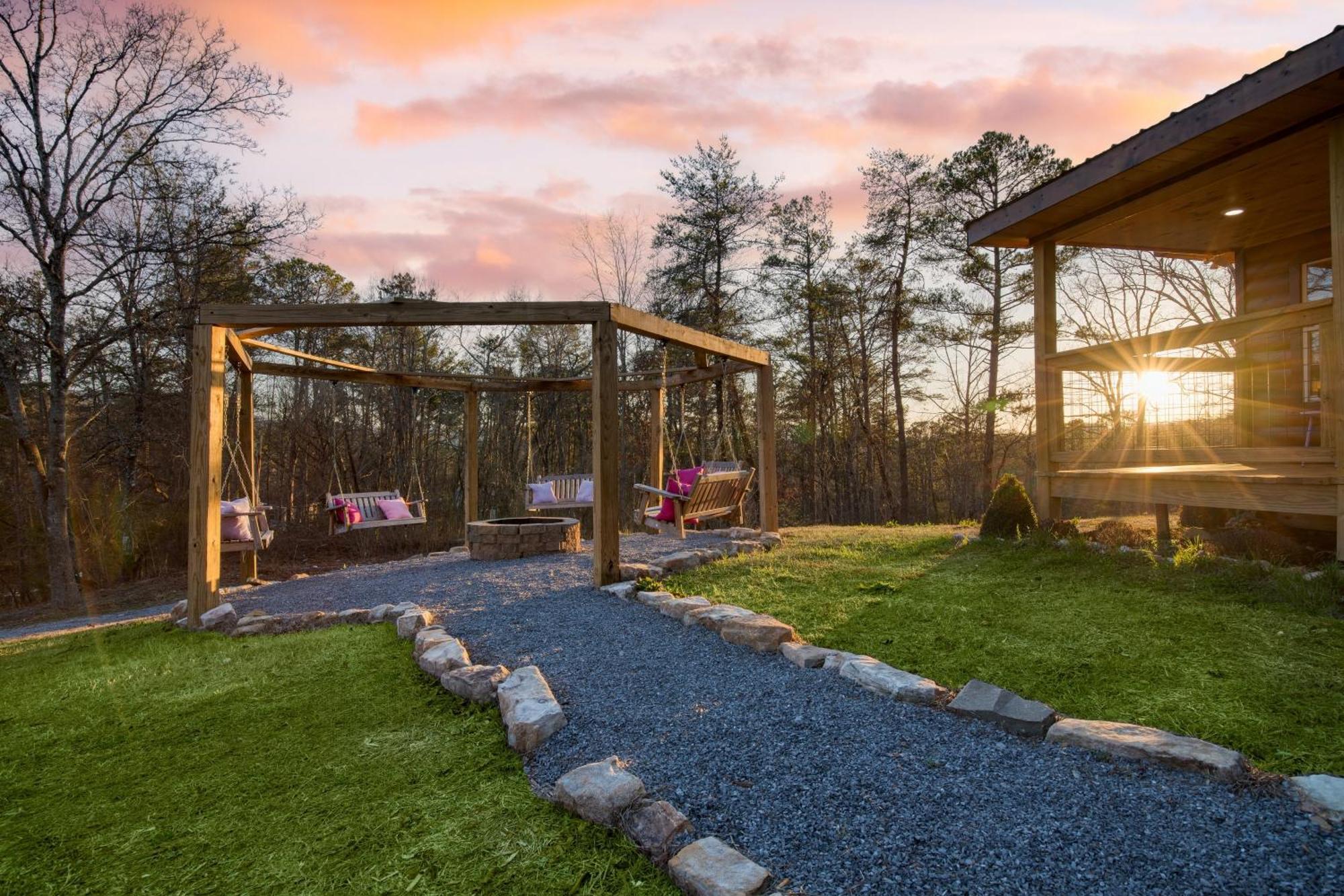 Pink Pines Avantstay Luxury Aesthetic Dream Home Indoor Pool Hot Tub Pigeon Forge Exterior photo